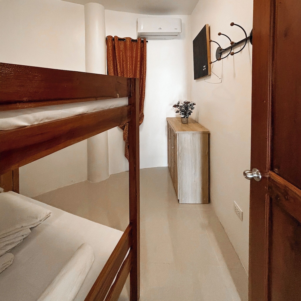 Cuestas Beach Resort & Restaurant