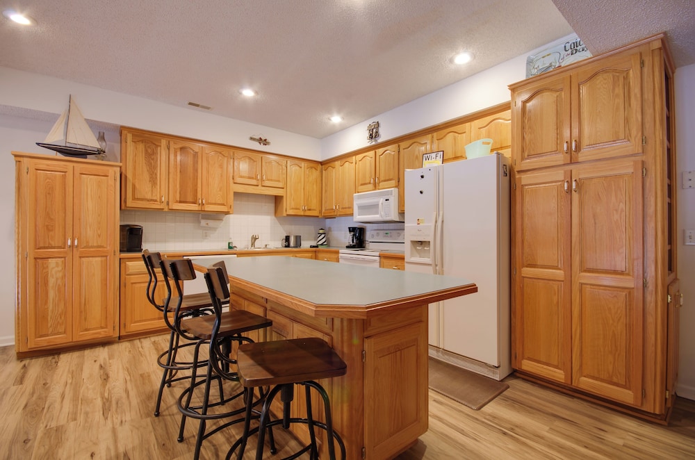 Waterfront Lake of the Ozarks Home w/ Views!
