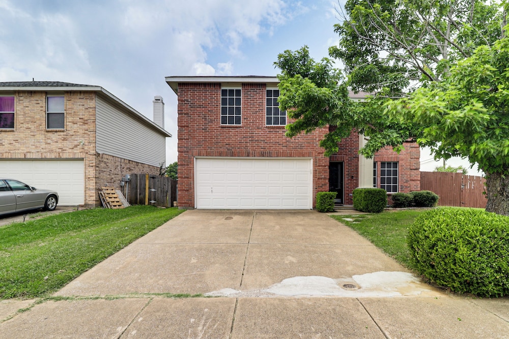 Near At&t Stadium & Six Flags: Texas Family Home!