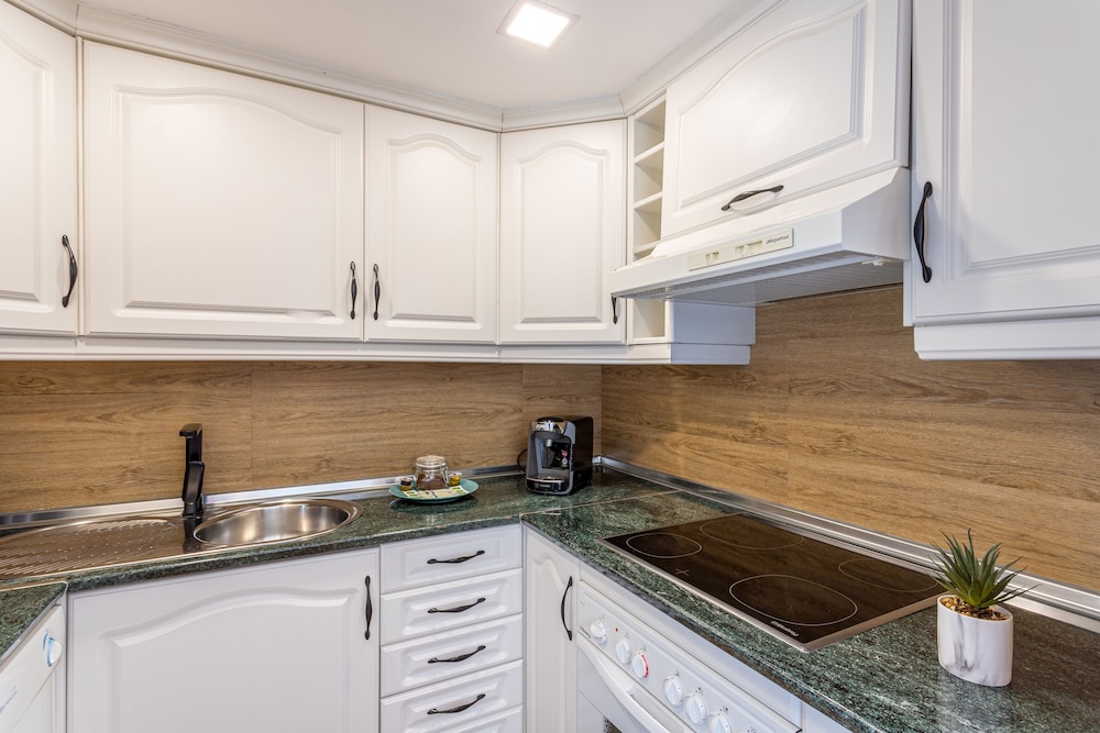 1 BD Apartment in the Heart of Seville With Great Views. San Pablo VI view 3