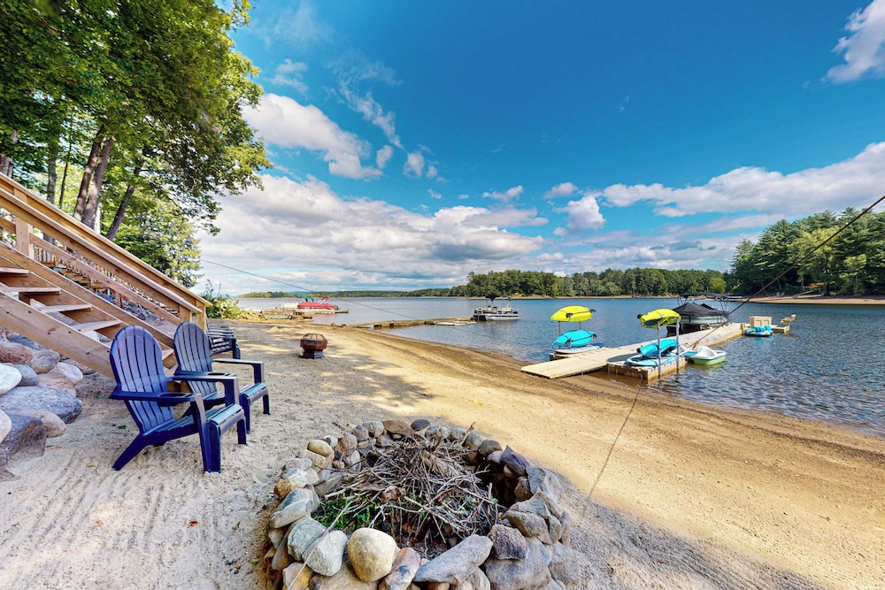 Hot Tub + Deck: Waterfront Home on Sacandaga Lake
