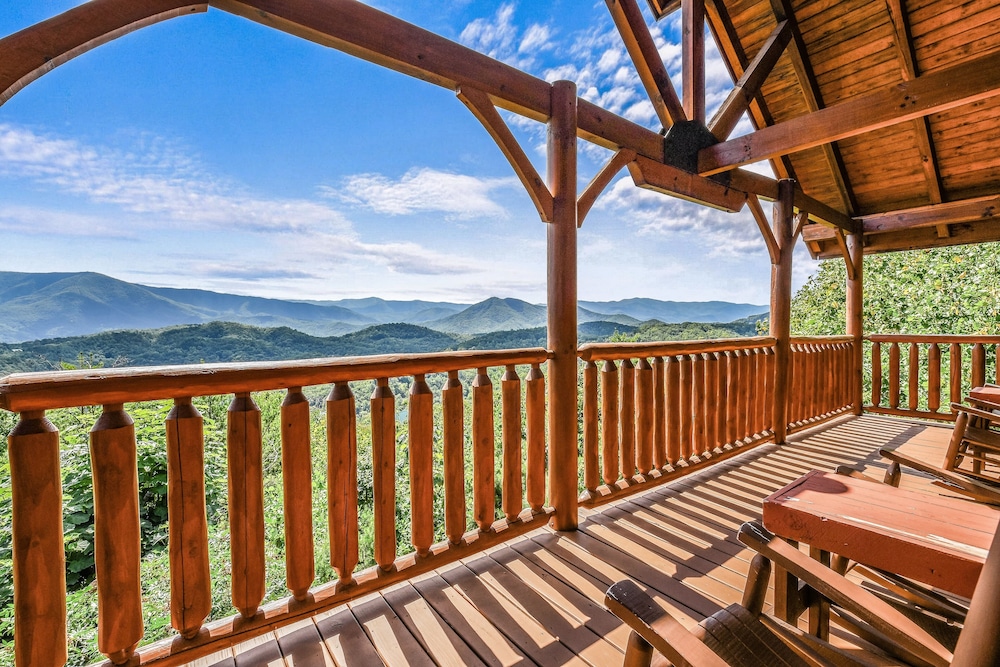 Extravagant View 3 Bedrooms 3 Bathrooms Cabin