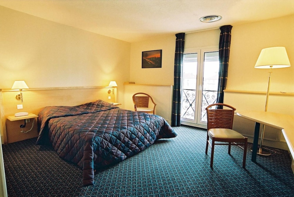 Pau Vacations - Hotel Le Bourbon - Property Image 11
