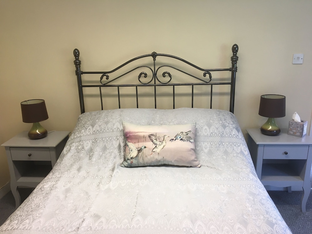 Charming 1-bedroom Apartment Near South Downs