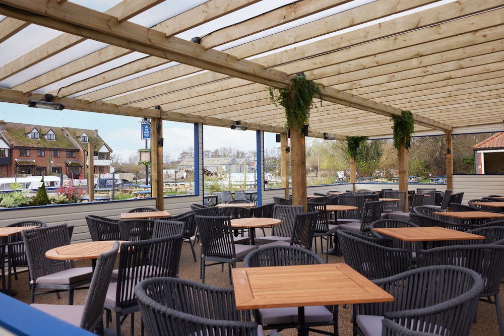 Kings Head Hotel by Greene King Inns