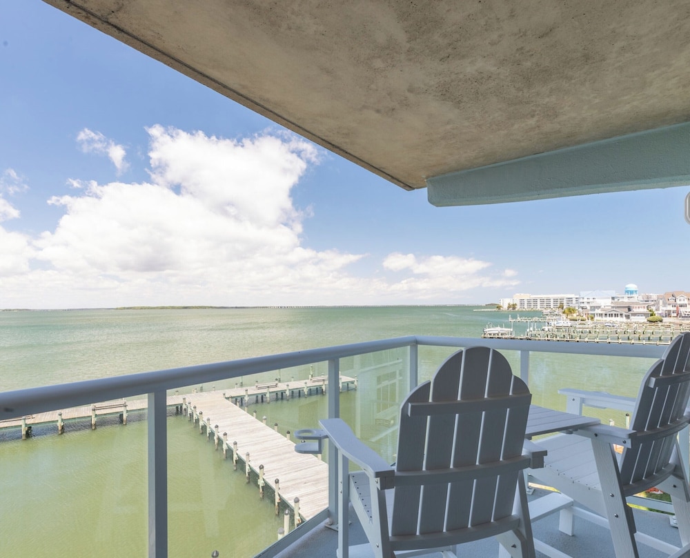 Bay Club Resort by Coolvacay