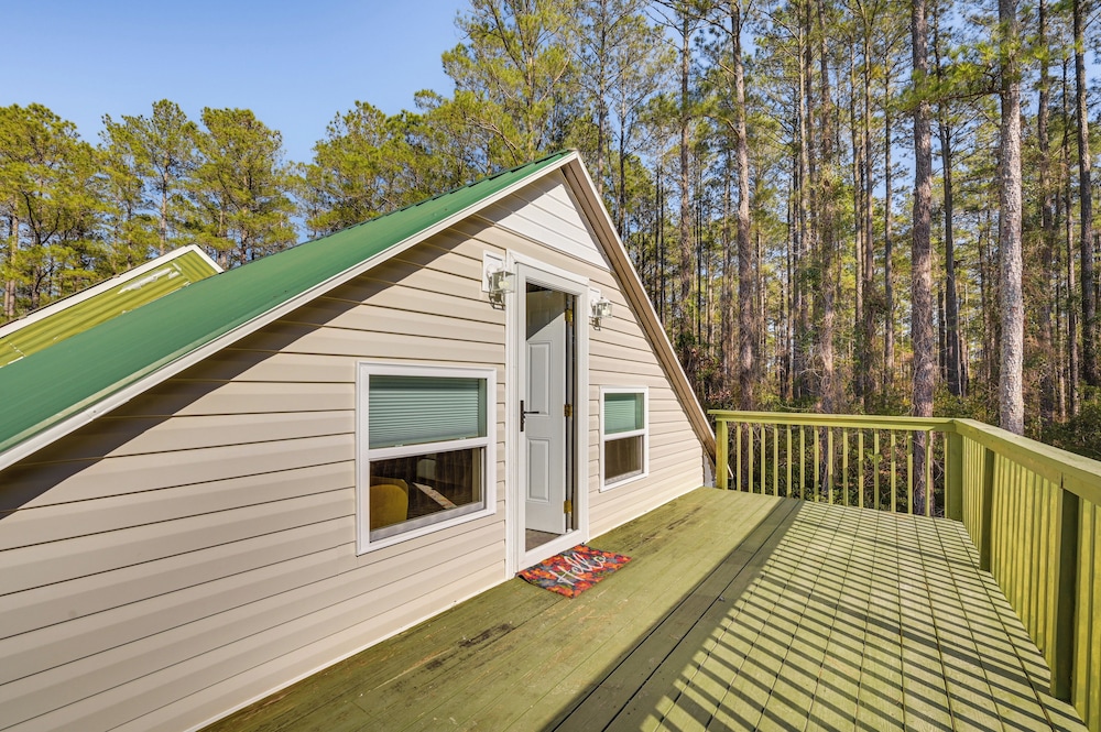 Boat Dock & Ramp: Upwind Acres Guesthouse!