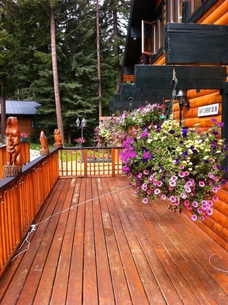 Mount Robson Mountain River Lodge