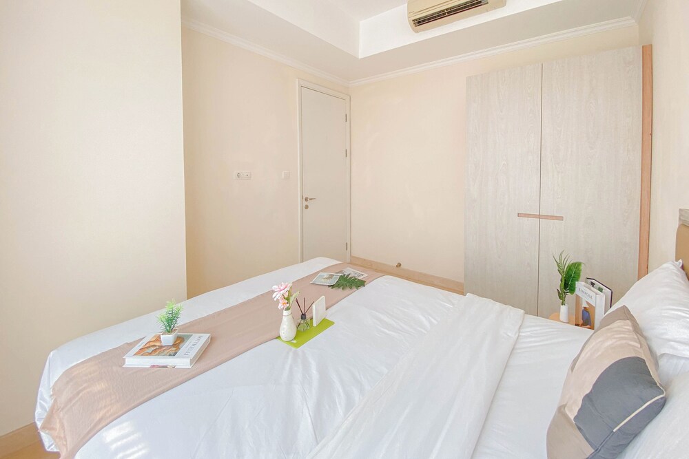 Stunning and Comfy 2BR Apartment at Menteng Park