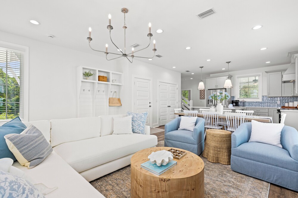 Spacious 6BR Beach Home Sleeps 15 Relax & Reconnect at Coastal Breeze