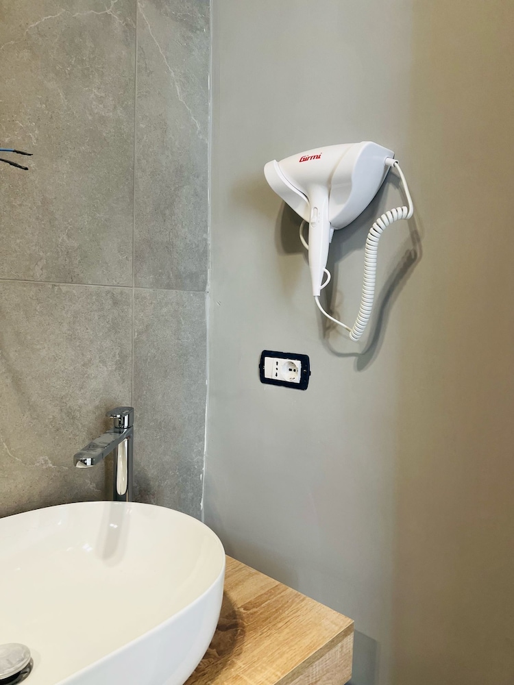 Alyde Apartments