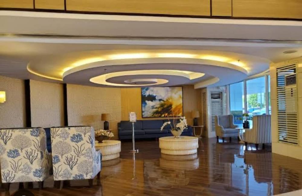 Dainty Pasay City Apartment for Rent - Entire House Front of Mall of Asia