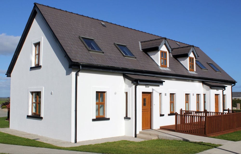 Hookless Holiday Homes