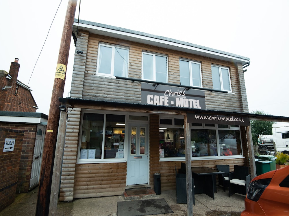 High Wycombe Vacations - Chris's Motel - Property Image 1