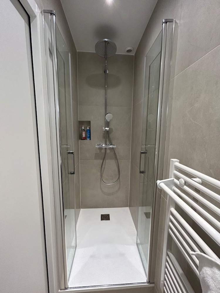 One Bedroom Temple Parc - Citycosy