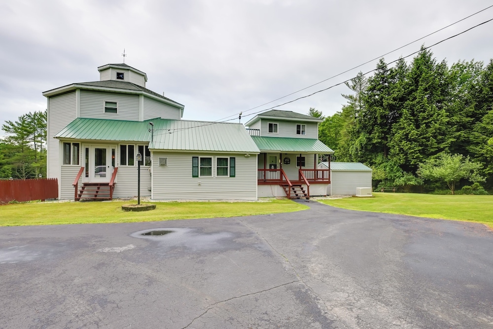 4 Mi to Beach & Lake: Spacious Home in Chestertown