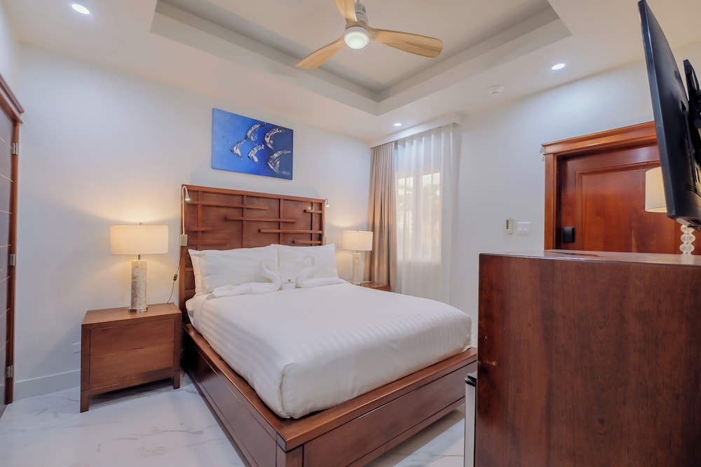 Royal Kahal Beach Resort