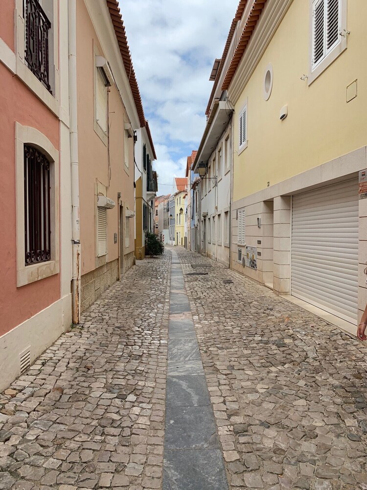 Charming old town apartment Cascais view 4