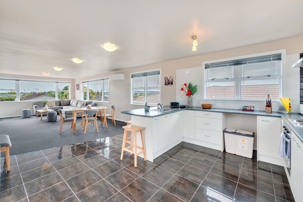 Sunny Three Bedroom Delight Upper Level photo 5