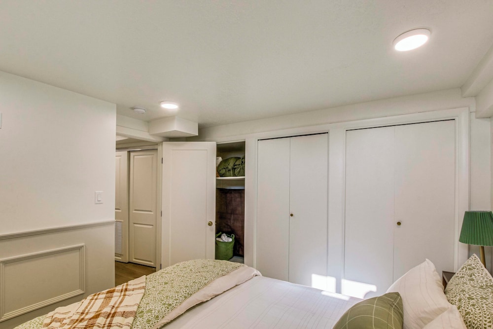 Ski, Hike & Relax: Ogden Apt w/ Patio!