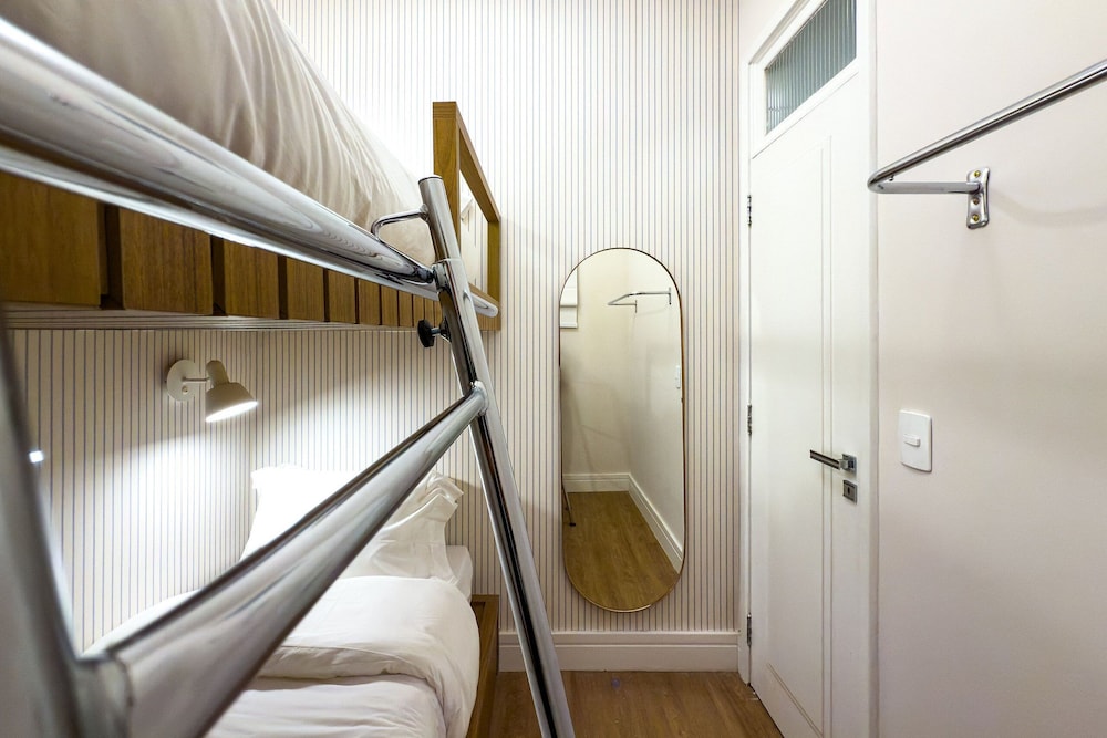 Copacabana – Av. Atlântica | 4 quartos, Vista Mar, 1 min praia de Copacabana - por Casapē Rio