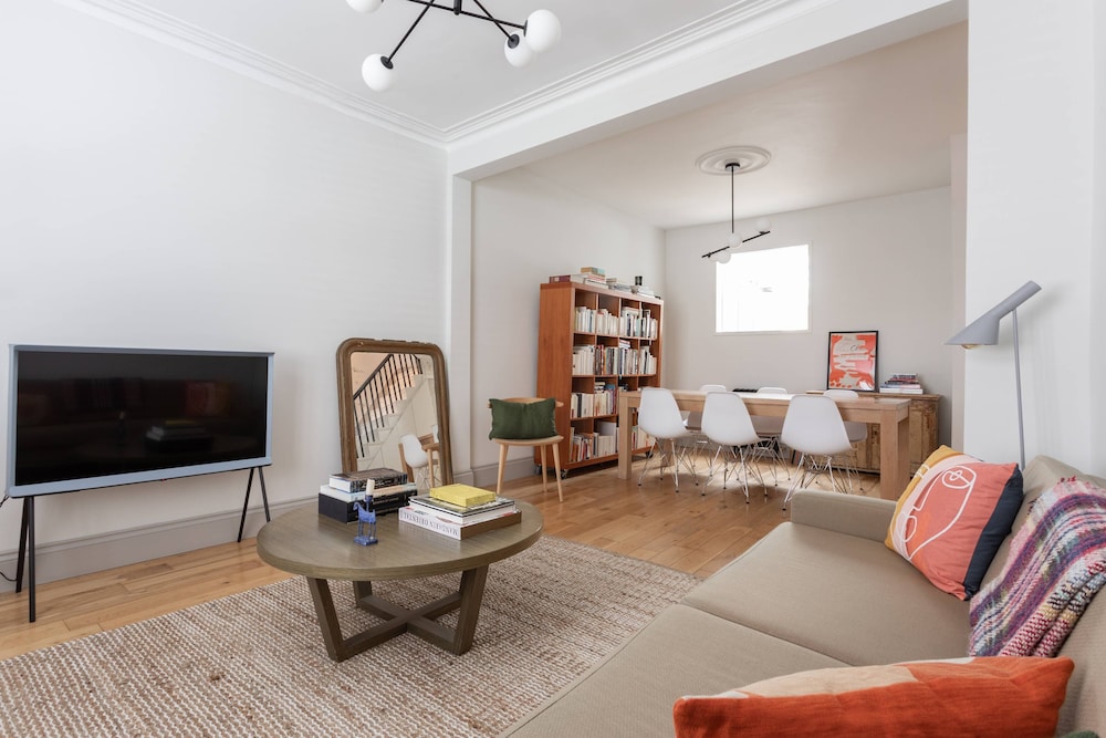 Baxendale Street by Onefinestay