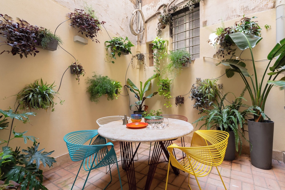 Via Giulia Apartments