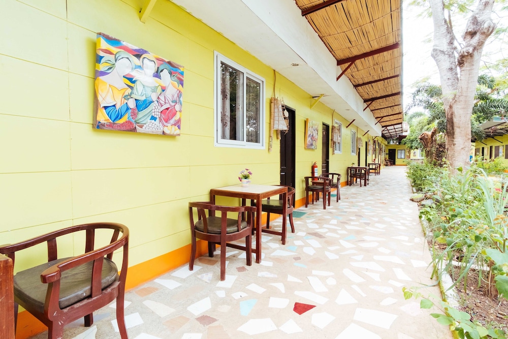 RedDoorz Plus @ Rizal Avenue Palawan view 2