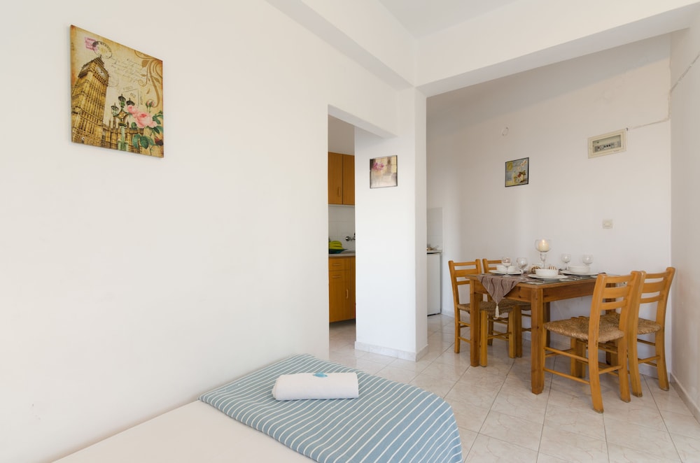Aglaia Apartments & Studios