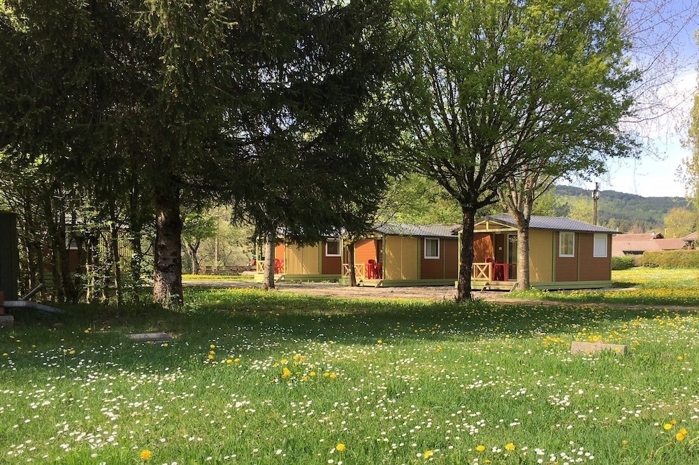 Chalets Nemo du Camping Le Bivouac view 3