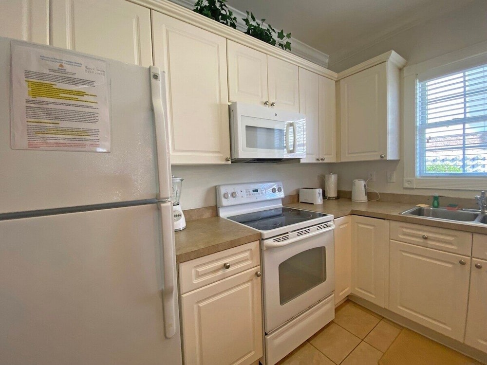 Magnolia Pointe Luster Leaf 4847-101 3 Bedroom Condo