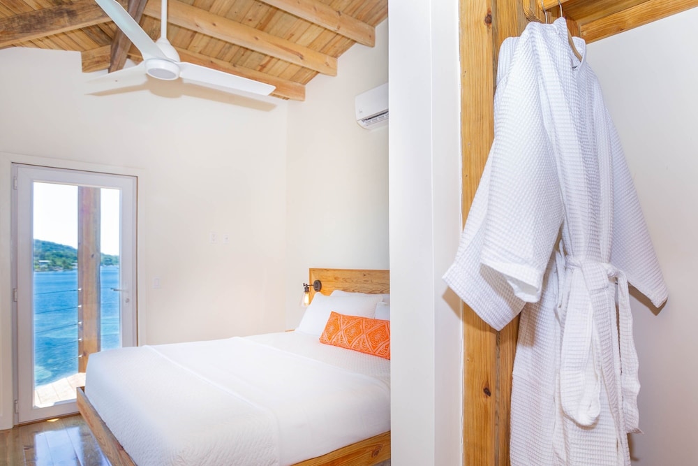 Stunning Views At - Villa Aire 1 Bedroom Apts by RedAwning view 3