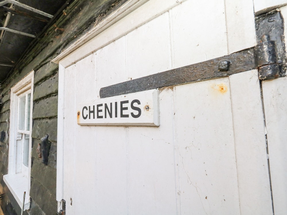 Chenies