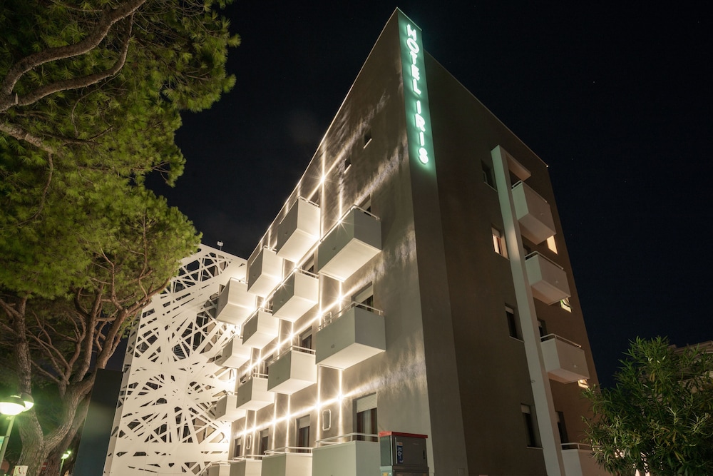 Hotel Iris - Image 1