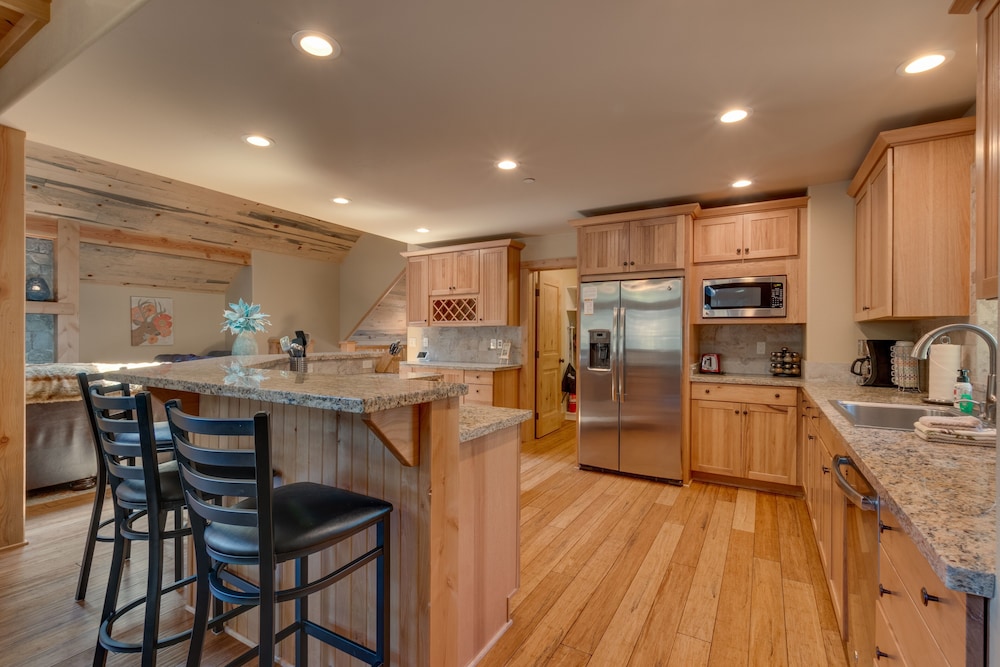 The Westlands Lodge 1135ac 4 Bedroom Home