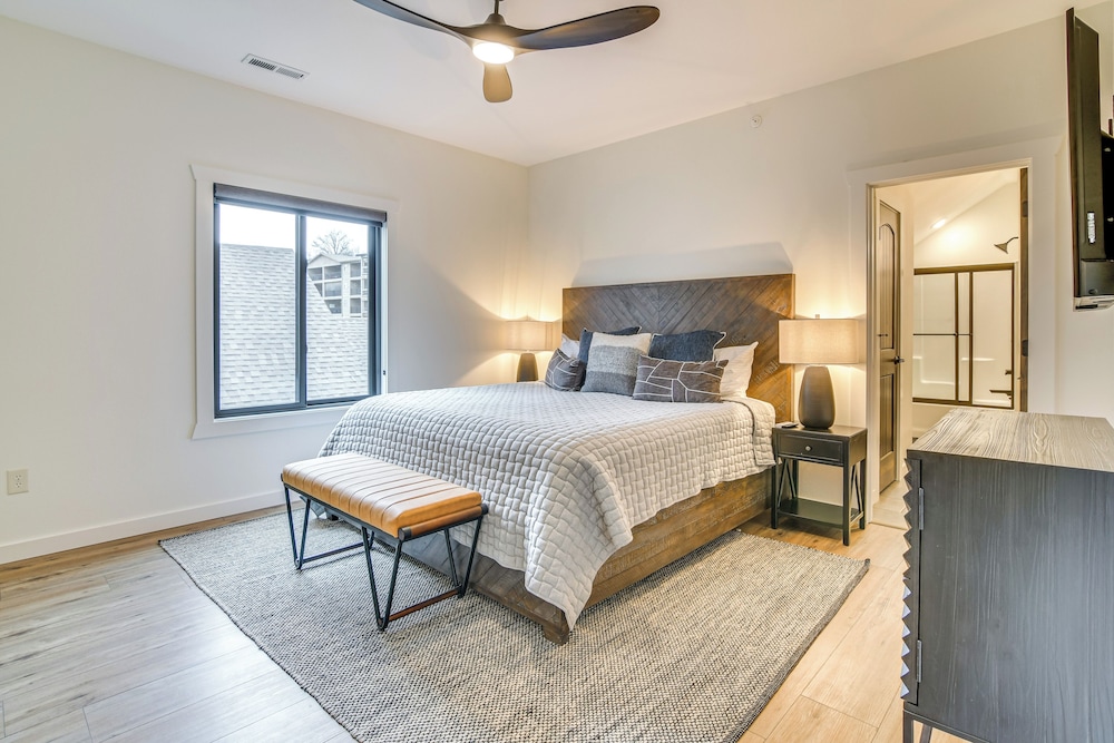 Fireplace + Lake Access: Waterfront Branson Escape