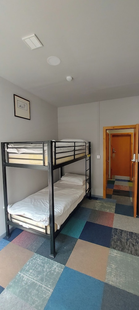 R S Hostels - leeds