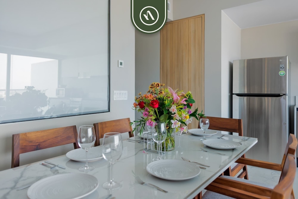 New 2BR APT - Beach Access - Pool - GYM - Jacuzzi