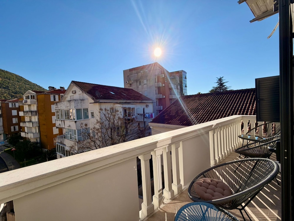 Lunamare Apartments