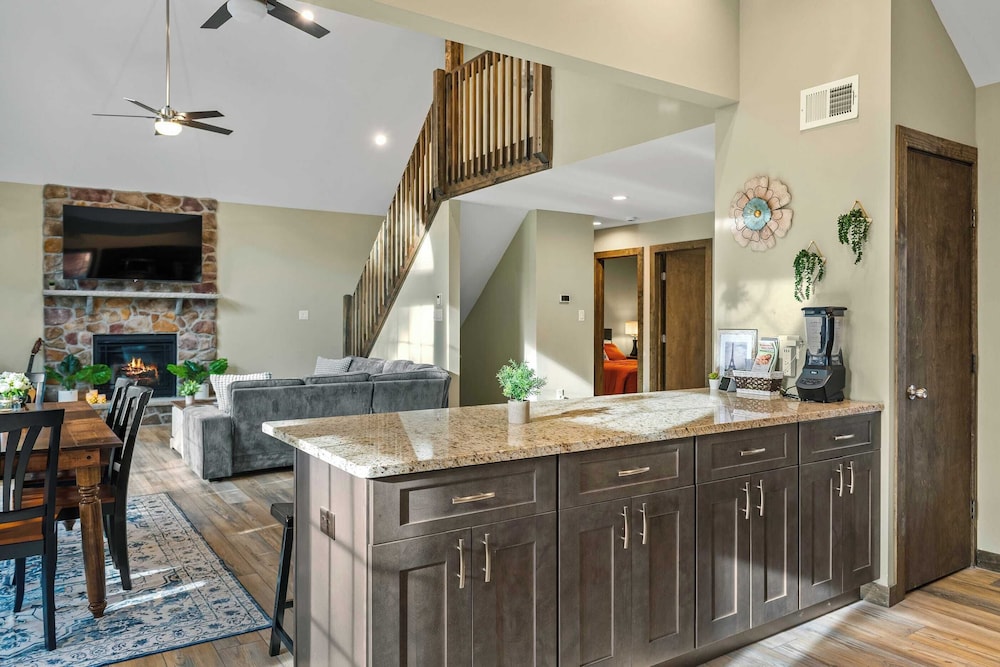 Lakeview Sunset Heaven Waterfront Escape + Private Dock Firepit + Game Room New Construction