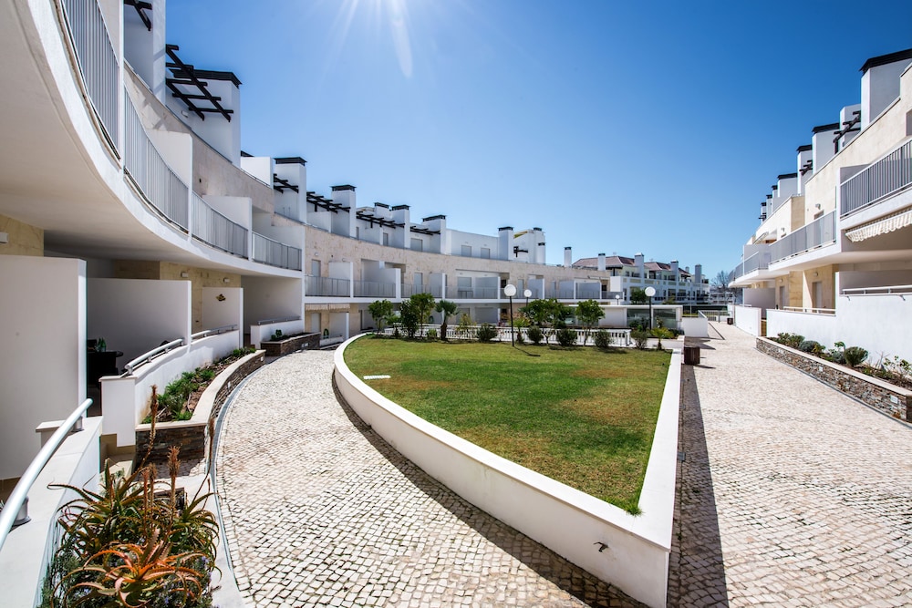 Santa Luzia Residence by MarsAlgarve