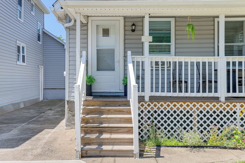 2 Mi to State Park: Updated Niagara Falls Home
