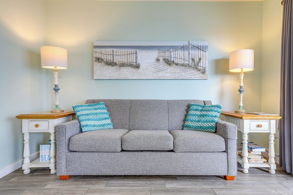 Ocean-view Balcony: Myrtle Beach Resort Condo!