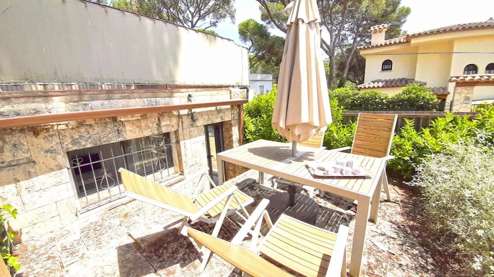 Gregal in Llafranc With 2 Bedrooms and 1 Bathrooms