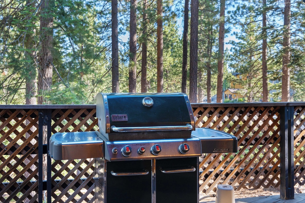 Secluded Incline Village Stay w/ Deck Near Diamond Peak & Lake Cloud 9 and 1/2 by Avantstay