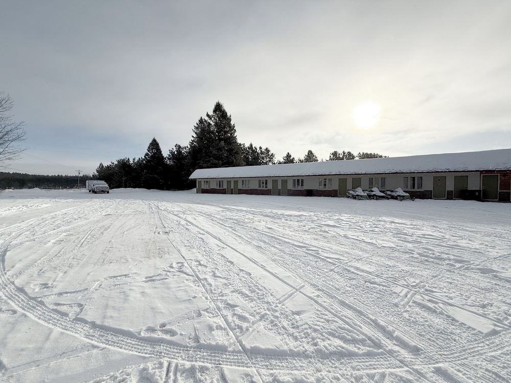 The Trail Inn - Newberry, MI - 13467 M-28