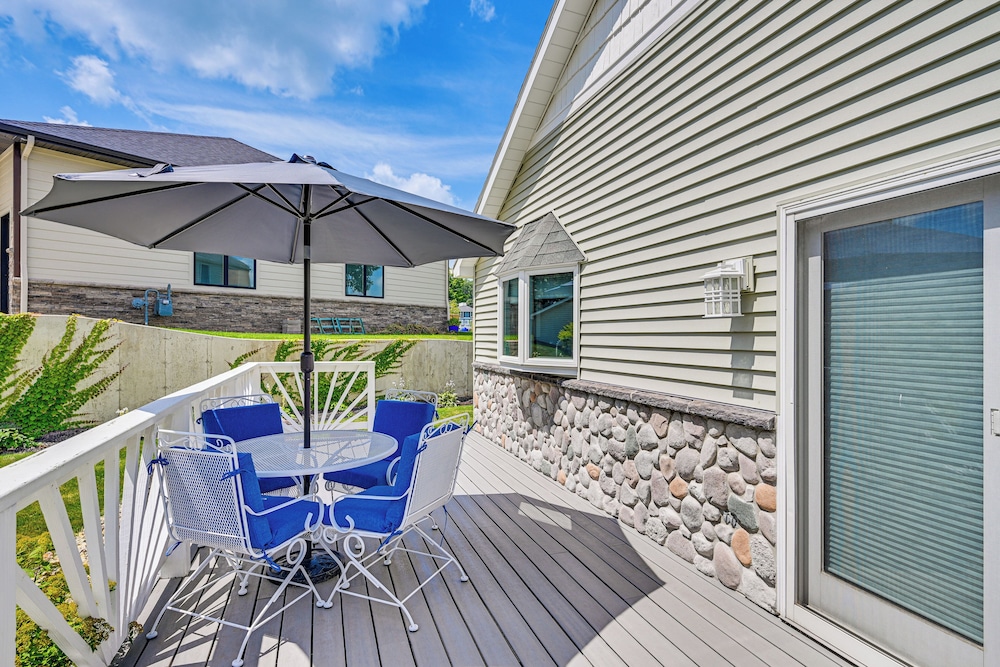 Private Indoor Hot Tub: Fish & Boat on Sylvan Lake
