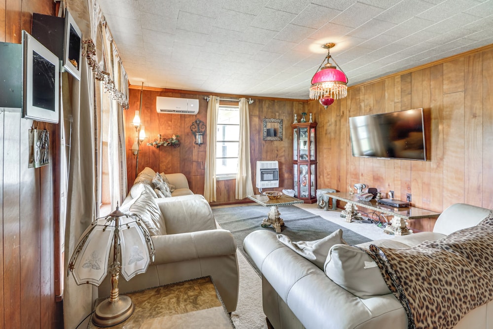BBQ Ready: Delta Country Home on 30 Acres