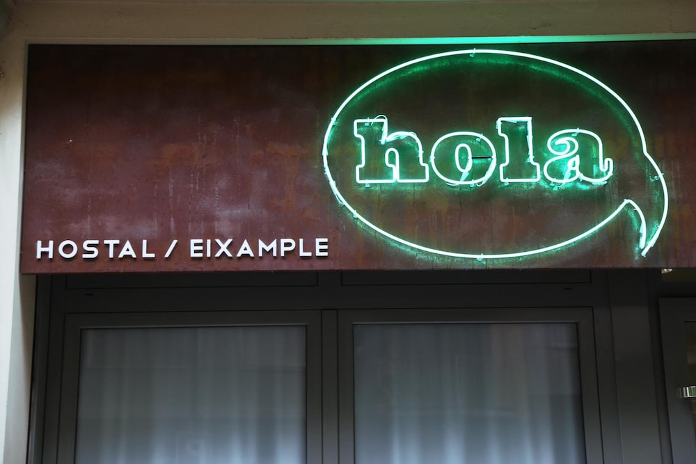 Hola Hostal Eixample - Hostel