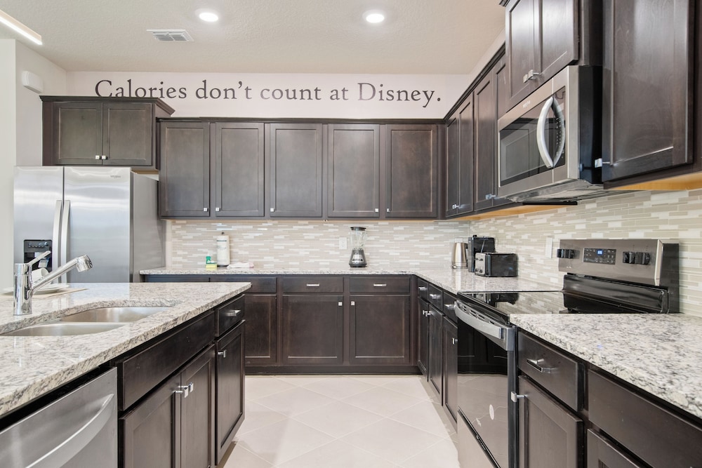 15993CCL Windsor Cay Resort